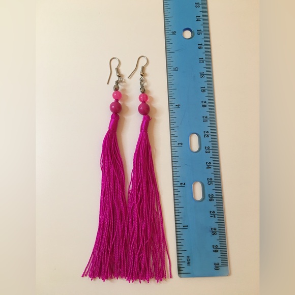 FREE with any purchase from my closet 
Set of 2 earrings - Picture 2 of 5